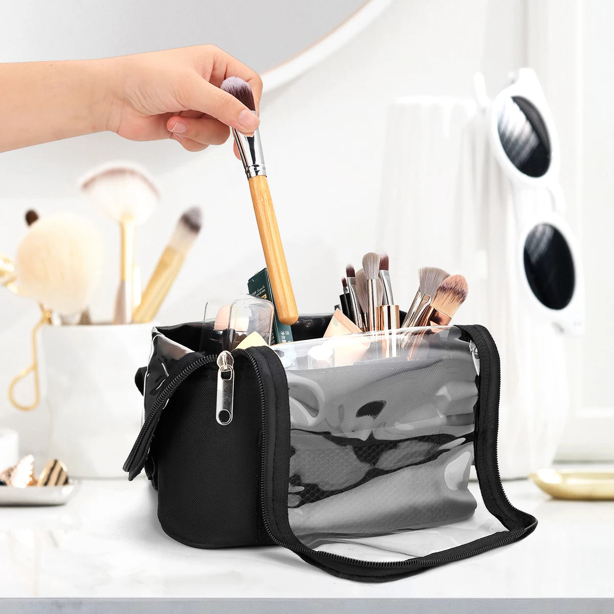 Clear Large Capacity Makeup Brush Organizer with Lid, Portable Stand-up Storage Bag Case for Artist - Dividers & Strap