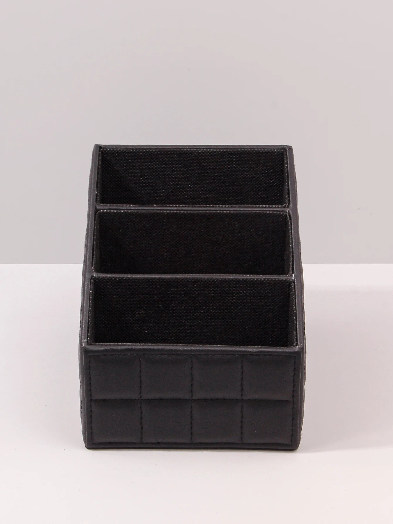 Large Capacity Cosmetic Storage Box with 3 Styles to Choose from - Practical and Easy to Use Makeup Organizer