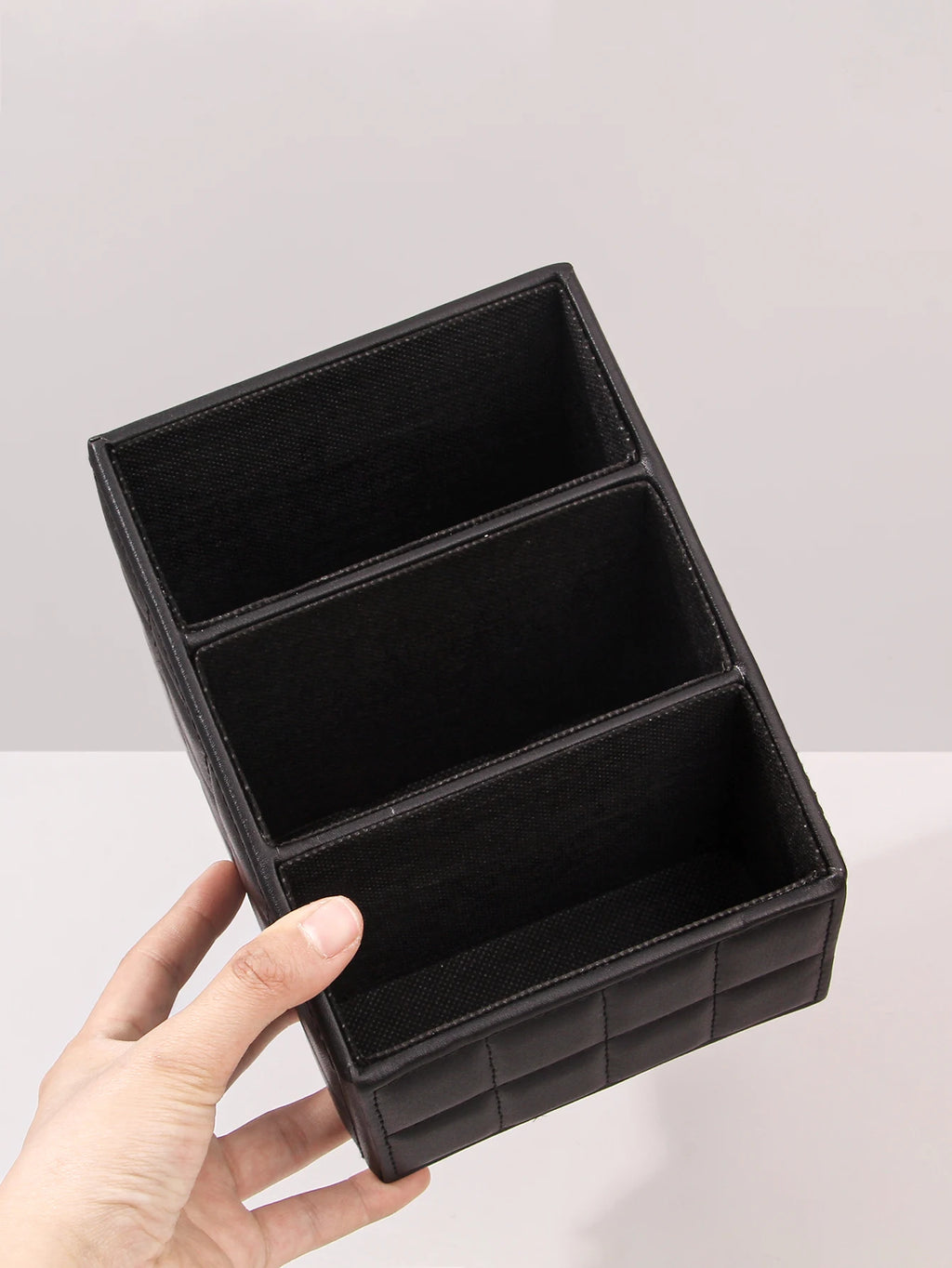 Large Capacity Cosmetic Storage Box with 3 Styles to Choose from - Practical and Easy to Use Makeup Organizer